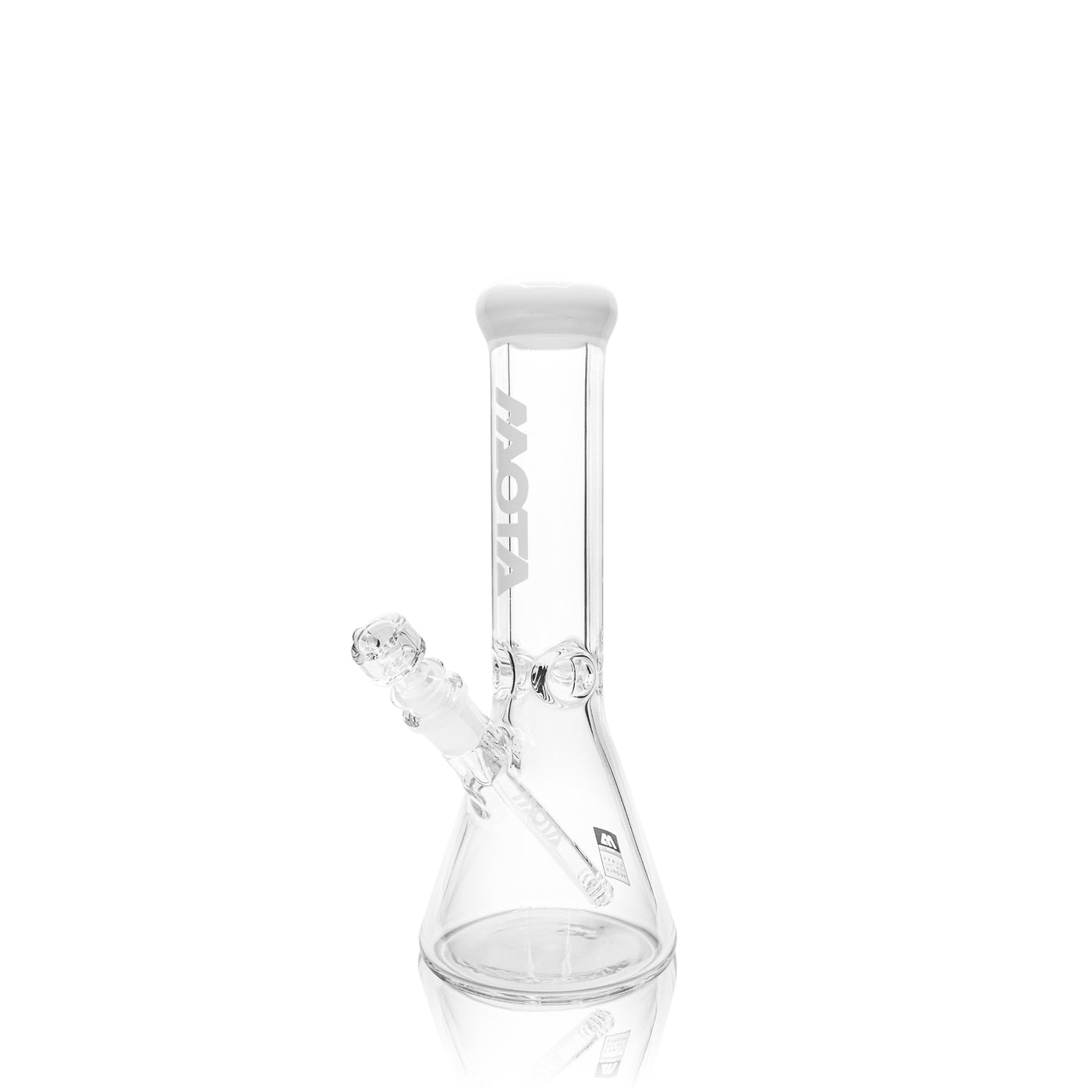 High-resolution beaker bong product photo on white background
